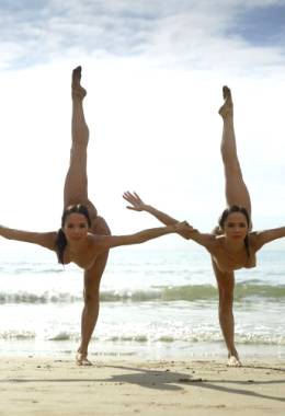 Hegre-art Julietta And Magdalena Beach Contortions – Julietta-and-magdalena-beach-contortions
