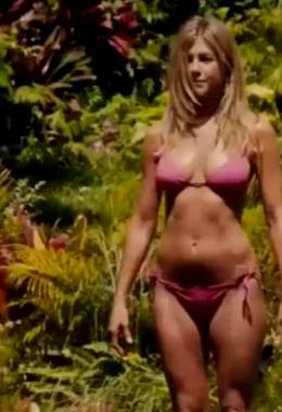 Jennifer Aniston Showing Hard Nipples In A Bikini