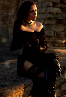 Kira cosplaying sexy Yennefer from Witcher 3