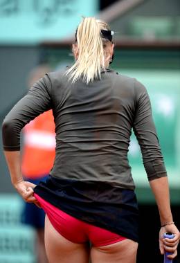 Maria Sharapova Adjusting Her Panties During A Tennis Match