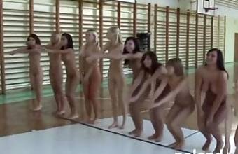 Nude women around the world – Australia +France +Japan