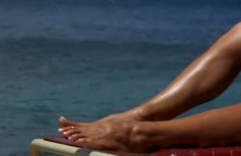 Pamela Anderson In “Baywatch: Hawaiian Wedding”