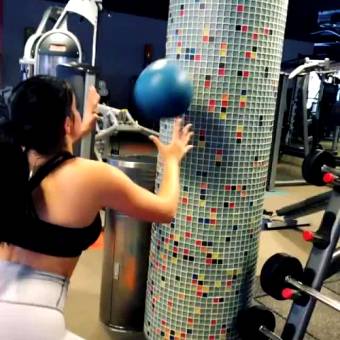 Ariel Winter Working Out In Yoga Pants